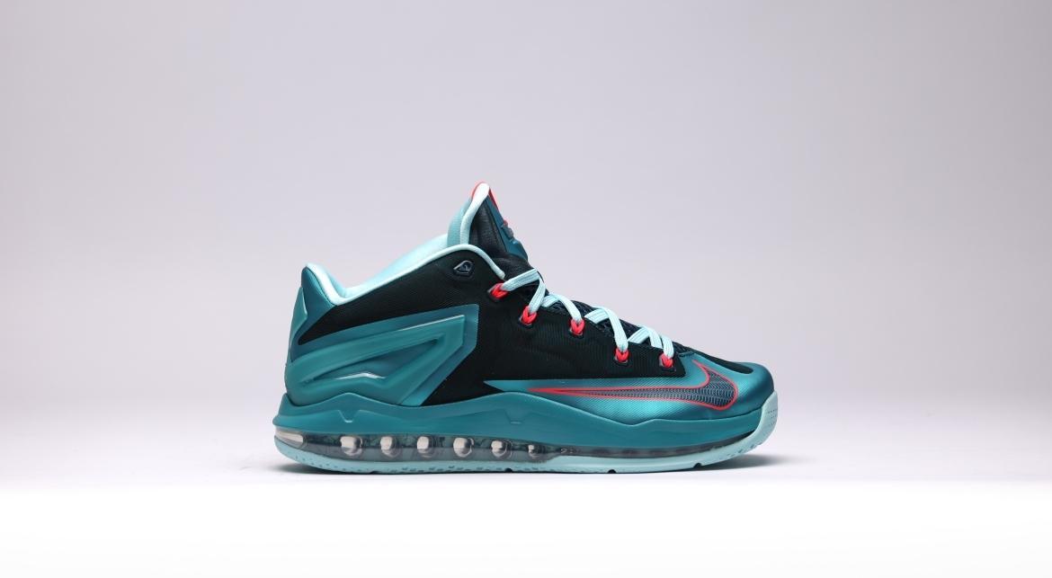 Nike Max Lebron XI Low 
